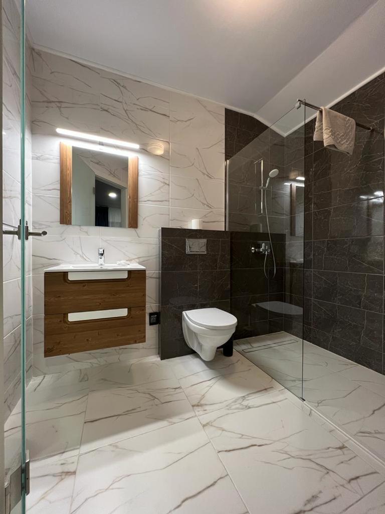 Nova Cervus Hotel Busteni Bagian luar foto